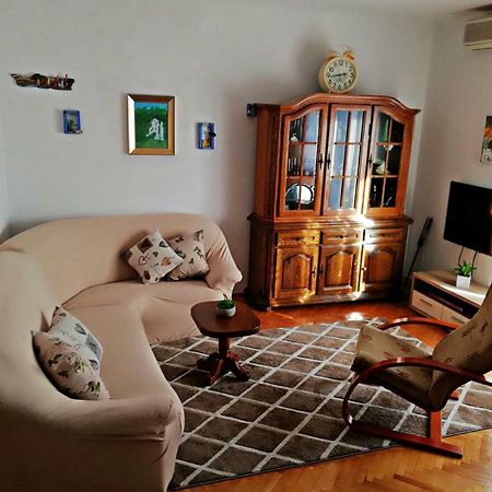 Apartmani Anda โตรกีร์ ภายนอก รูปภาพ