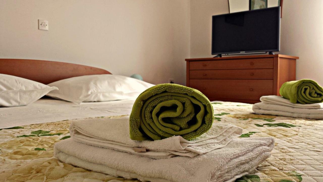 Apartmani Anda โตรกีร์ ภายนอก รูปภาพ